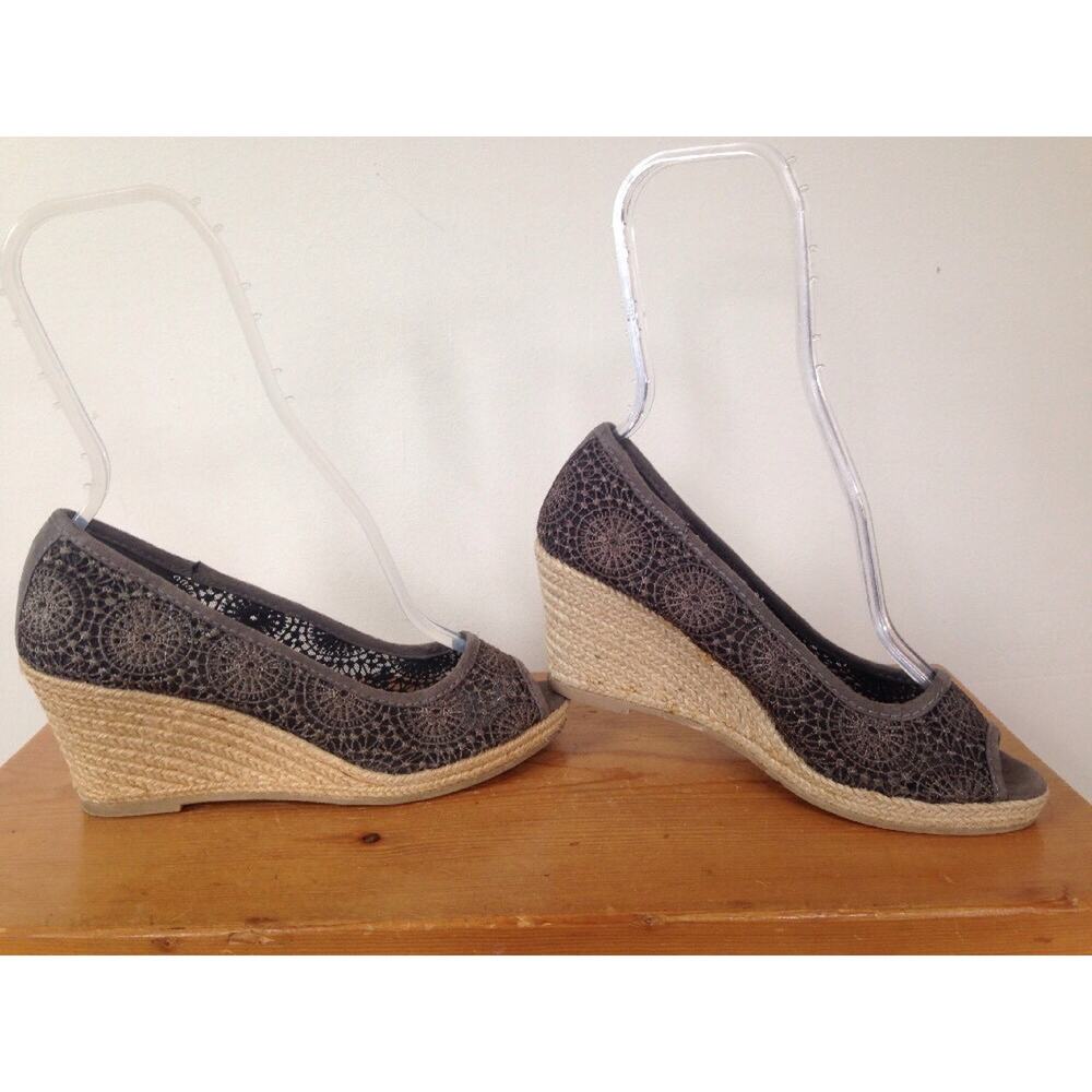 Sahara Paige Vegan Peeptoe Floral Gray Lace Platform Espadrilles Wedges Heels 6M